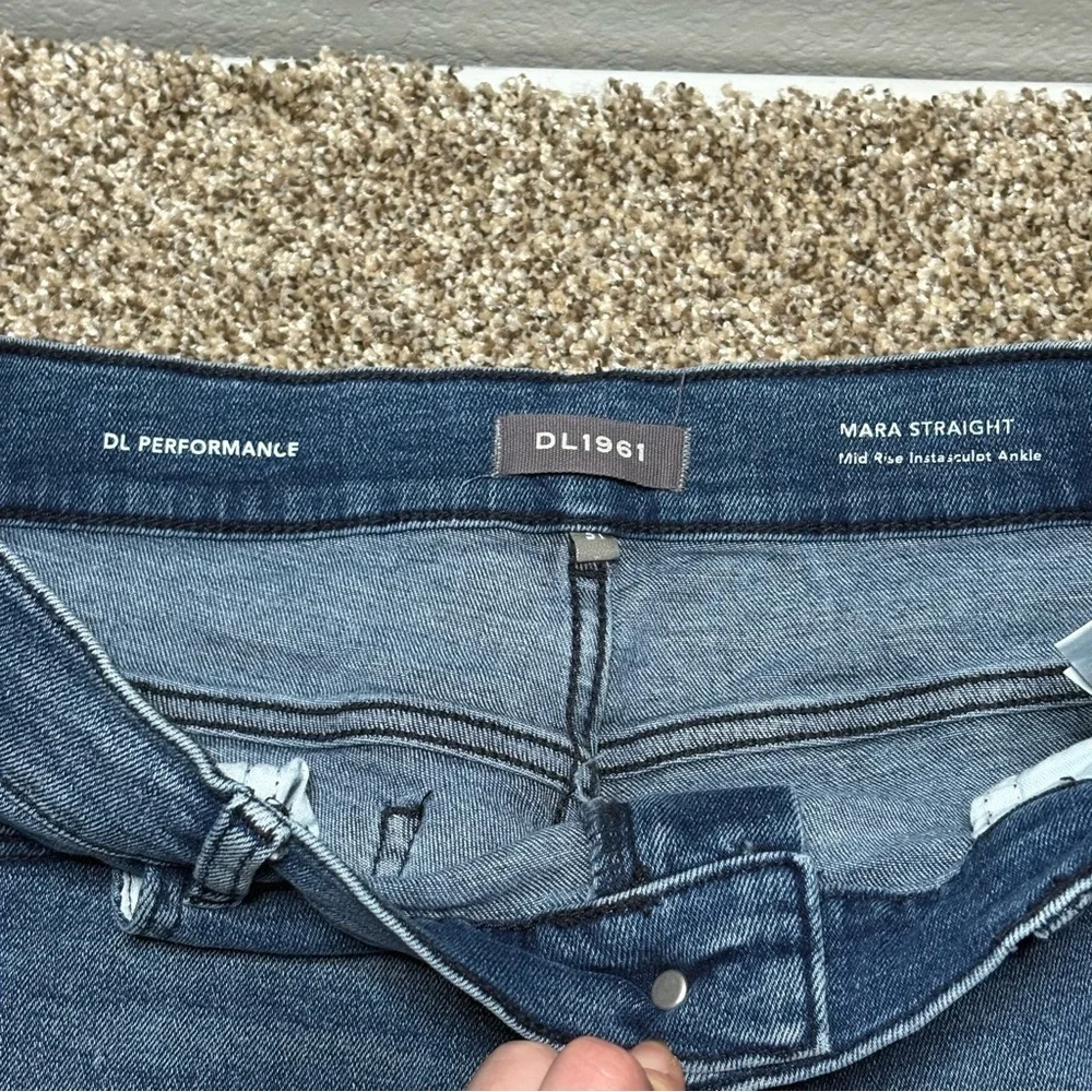 DL1961 Classic Blue Straight Leg Jeans - Picture 5 of 13